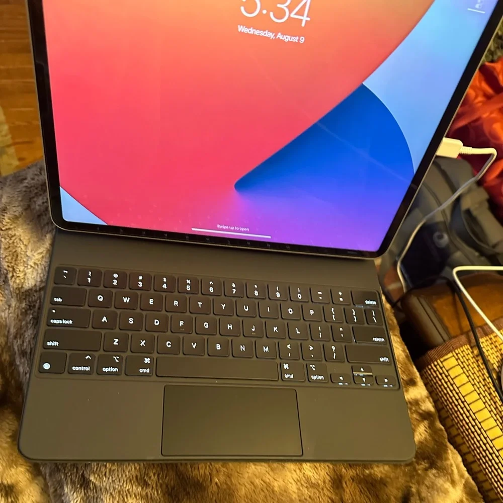 Apple Magic Keyboard for 3rd - 6th Generation Apple IPad Pro 12.9 inch